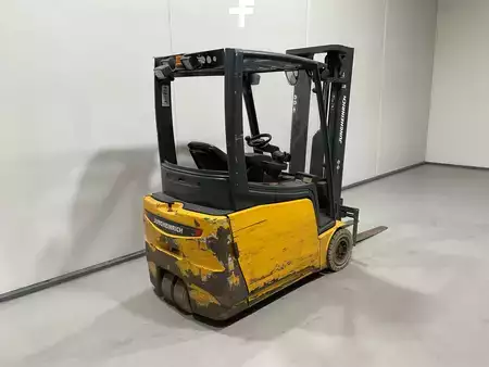 Carrelli elettrici 3 ruote 2015  Jungheinrich EFG 216 (2)