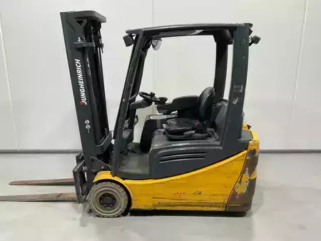 Carrelli elettrici 3 ruote 2015  Jungheinrich EFG 216 (3)