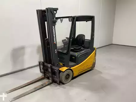 Carrelli elettrici 3 ruote 2015  Jungheinrich EFG 216 (4)