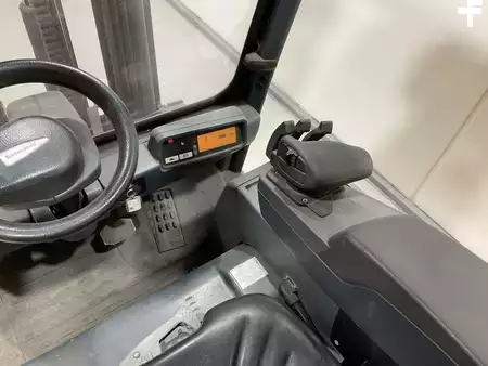 Carrelli elettrici 3 ruote 2015  Jungheinrich EFG 216 (6)