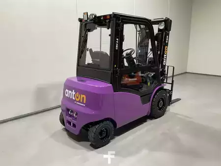 Elektro čtyřkolový VZV 2025  AntOn CBH 2.5 (2)