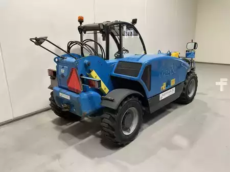 Ładowarki teleskopowe 2016  Genie GTH2506 (2)