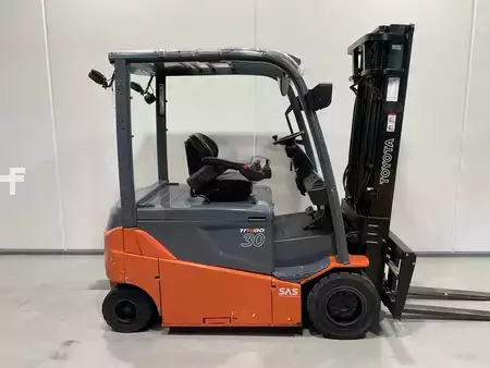 Elektrisk- 4 hjul 2014  Toyota 8FBMT30 (1)