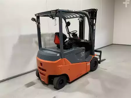 Elektrisk- 4 hjul 2014  Toyota 8FBMT30 (2)