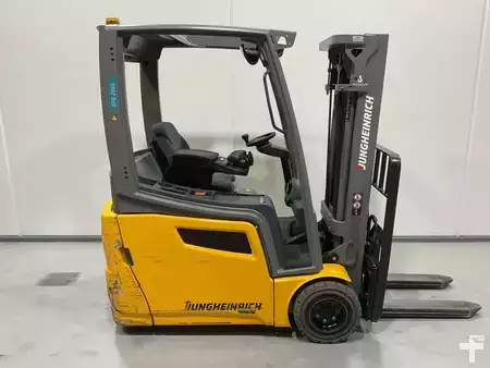 3-wiel elektrische heftrucks 2019  Jungheinrich EFG 216K SP (1)