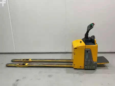 Porta-paletes elétrico 2019  Jungheinrich ERE 225 KP G115 (3)