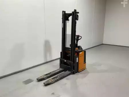 El-stabler - Med platform 2005  Still EGV-S 14 LB (4)