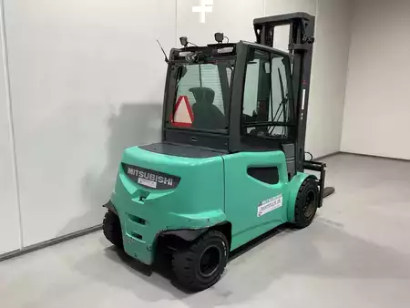 El truck - 4 hjulet 2019  Mitsubishi FB50-2 (2)