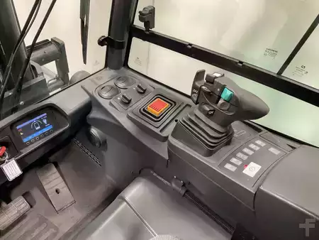Sähkö - 4 pyör 2019  Mitsubishi FB50-2 (7)