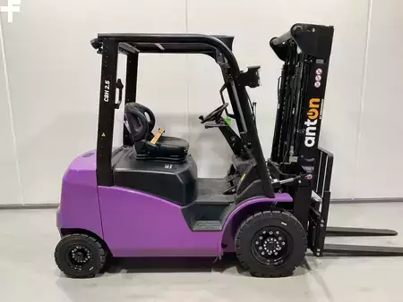 4-wiel elektrische heftrucks 2025  AntOn CBH 2.5 (1)