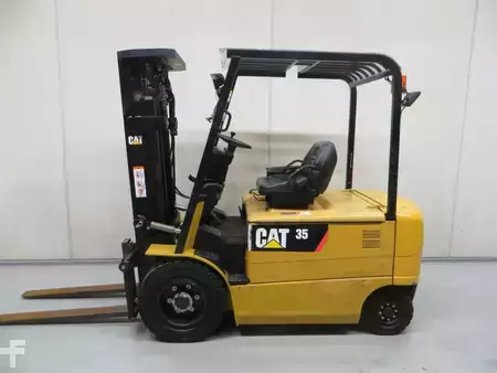 Eléctrico - 4 rodas 2013  CAT Lift Trucks EP35K-PAC (2)