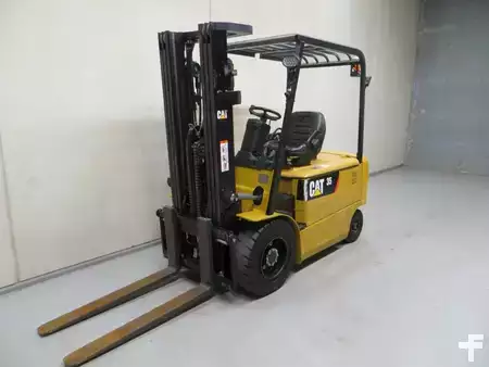Eléctrico - 4 rodas 2013  CAT Lift Trucks EP35K-PAC (3)