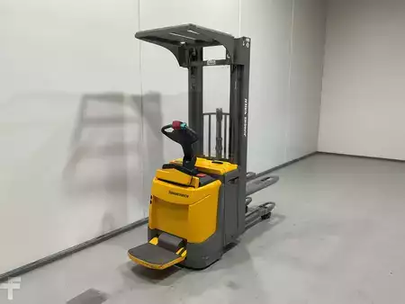 Stackers Stand-on 2018  Jungheinrich ERC 216Z (2)