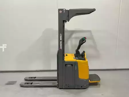 Stackers Stand-on 2018  Jungheinrich ERC 216Z (3)
