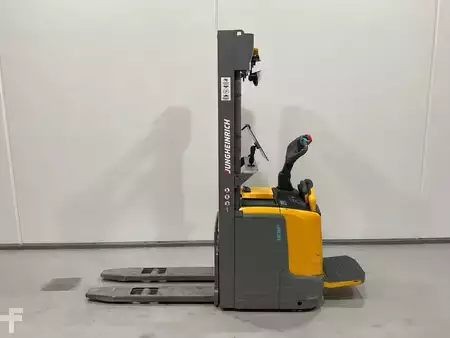 Stackers Stand-on 2021  Jungheinrich ERC 214 (3)