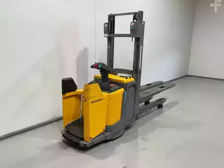 Stackers Stand-on 2018  Jungheinrich ERC 220Z (2)