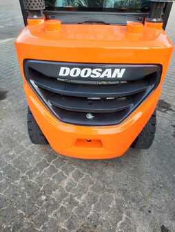 Diesel truck 2022  Doosan D25s-9 (8)