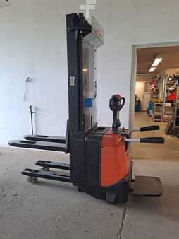 Stackers Stand-on 2007  BT spe160l (5)