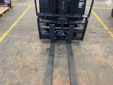 Carrelli elettrici 3 ruote 2024  Bobcat B15T-Plus (4)