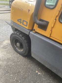 Carrelli elevatori diesel 2001  TCM  (5)