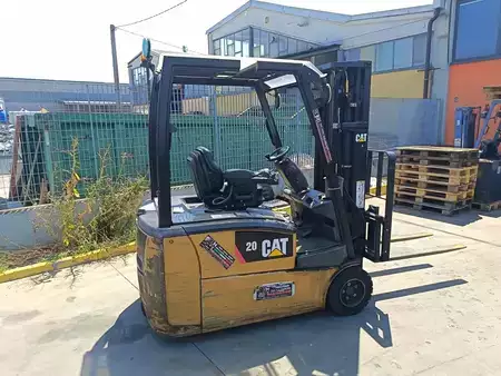 Elektro tříkolové VZV 2016  CAT Lift Trucks EP20PNT  (2)