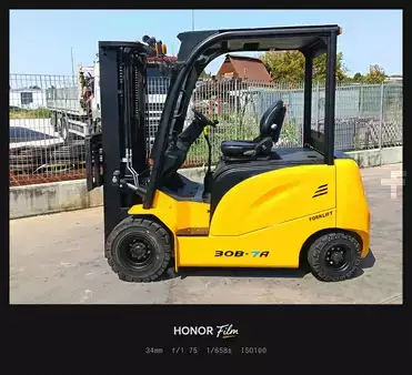 Carrelli elettrici 4 ruote 2022  Hyundai 30B-7A (21)