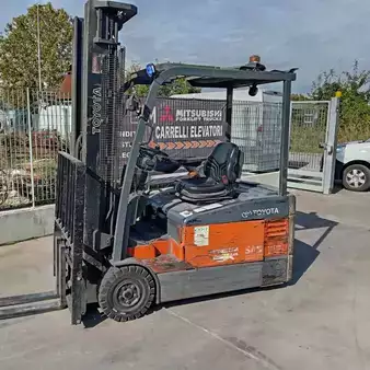 Carrelli elettrici 3 ruote 2003  Toyota 7FBEF18 (12)