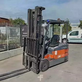 Carrelli elettrici 3 ruote 2003  Toyota 7FBEF18 (13)