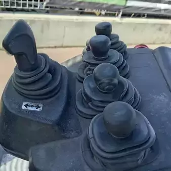 Carrelli elettrici 3 ruote 2003  Toyota 7FBEF18 (4)