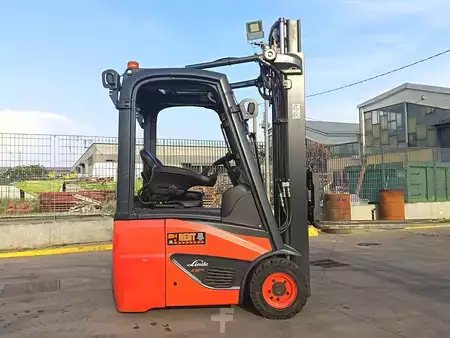 Carrelli elettrici 3 ruote 2023  Linde E 12-02 (1)