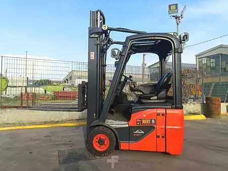 Carrelli elettrici 3 ruote 2023  Linde E 12-02 (12)