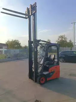 Carrelli elettrici 3 ruote 2023  Linde E 12-02 (2)