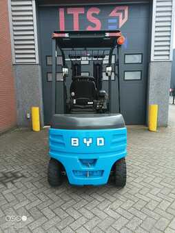 El truck - 4 hjulet 2019  BYD ECB25C (2)