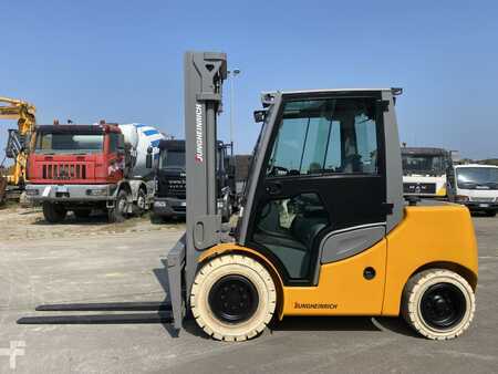 Empilhador diesel 2015  Jungheinrich DFG-550s (1)