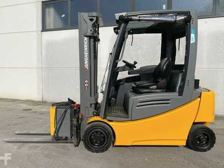 Elektro čtyřkolový VZV 2022  Jungheinrich EFG 320 (1)