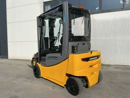 Elektro čtyřkolový VZV 2022  Jungheinrich EFG 320 (6)