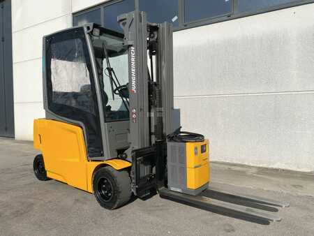 Elektro čtyřkolový VZV 2022  Jungheinrich EFG 320 (7)