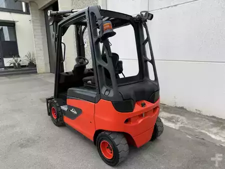Carrelli elettrici 4 ruote 2021  Linde E25-01 (3)