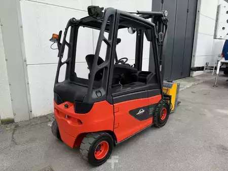 Carrelli elettrici 4 ruote 2021  Linde E25-01 (5)