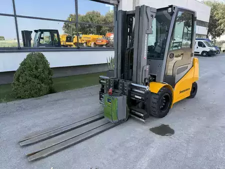 Carrelli elettrici 4 ruote 2020  Jungheinrich EFG 545K (2)