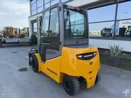 Carrelli elettrici 4 ruote 2020  Jungheinrich EFG 545K (3)