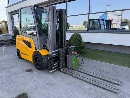 Carrelli elettrici 4 ruote 2020  Jungheinrich EFG 545K (7)