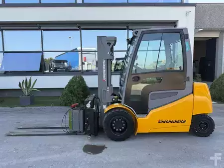 Carrelli elettrici 4 ruote 2020  Jungheinrich EFG 545K (1)