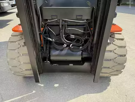 Carrelli elettrici 4 ruote 2020  Toyota 8FBMT50 (10)