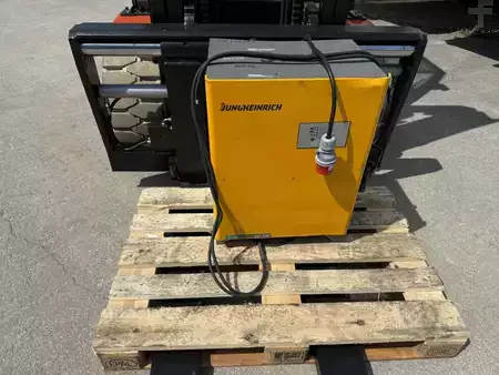 Carrelli elettrici 4 ruote 2020  Toyota 8FBMT50 (12)
