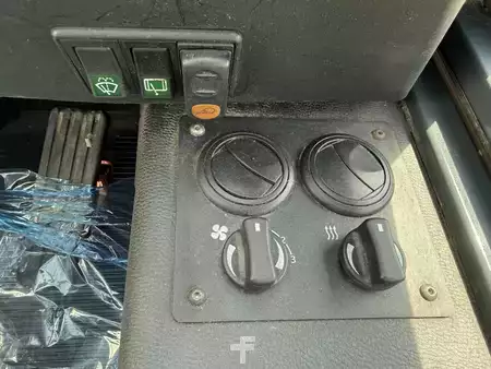 Carrelli elettrici 4 ruote 2020  Toyota 8FBMT50 (14)