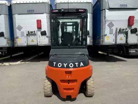 Carrelli elettrici 4 ruote 2020  Toyota 8FBMT50 (3)