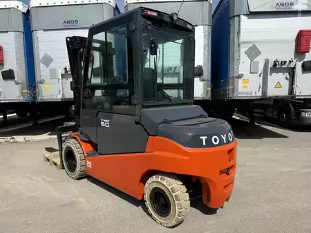 Carrelli elettrici 4 ruote 2020  Toyota 8FBMT50 (4)