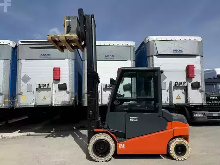 Carrelli elettrici 4 ruote 2020  Toyota 8FBMT50 (8)