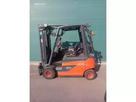 Elektro čtyřkolový VZV 2019  Linde E25 (2)